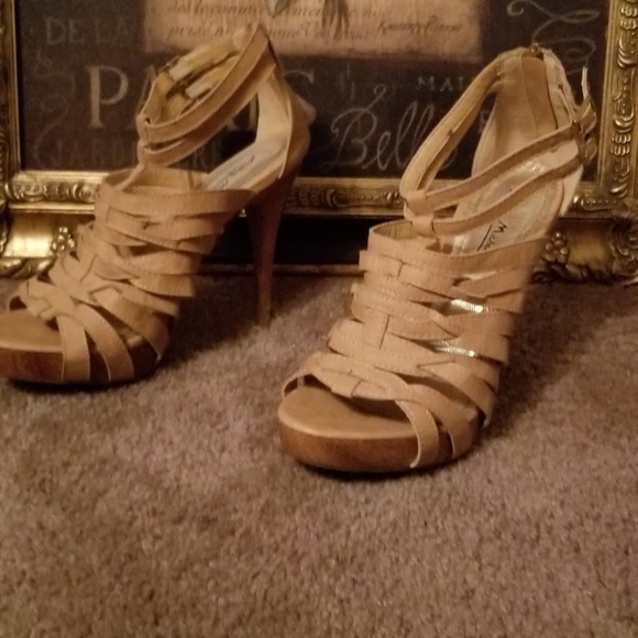 Heels - Picture 2 of 2